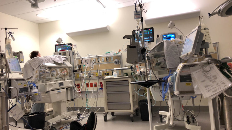 8 Christmas Gift Ideas for NICU Moms